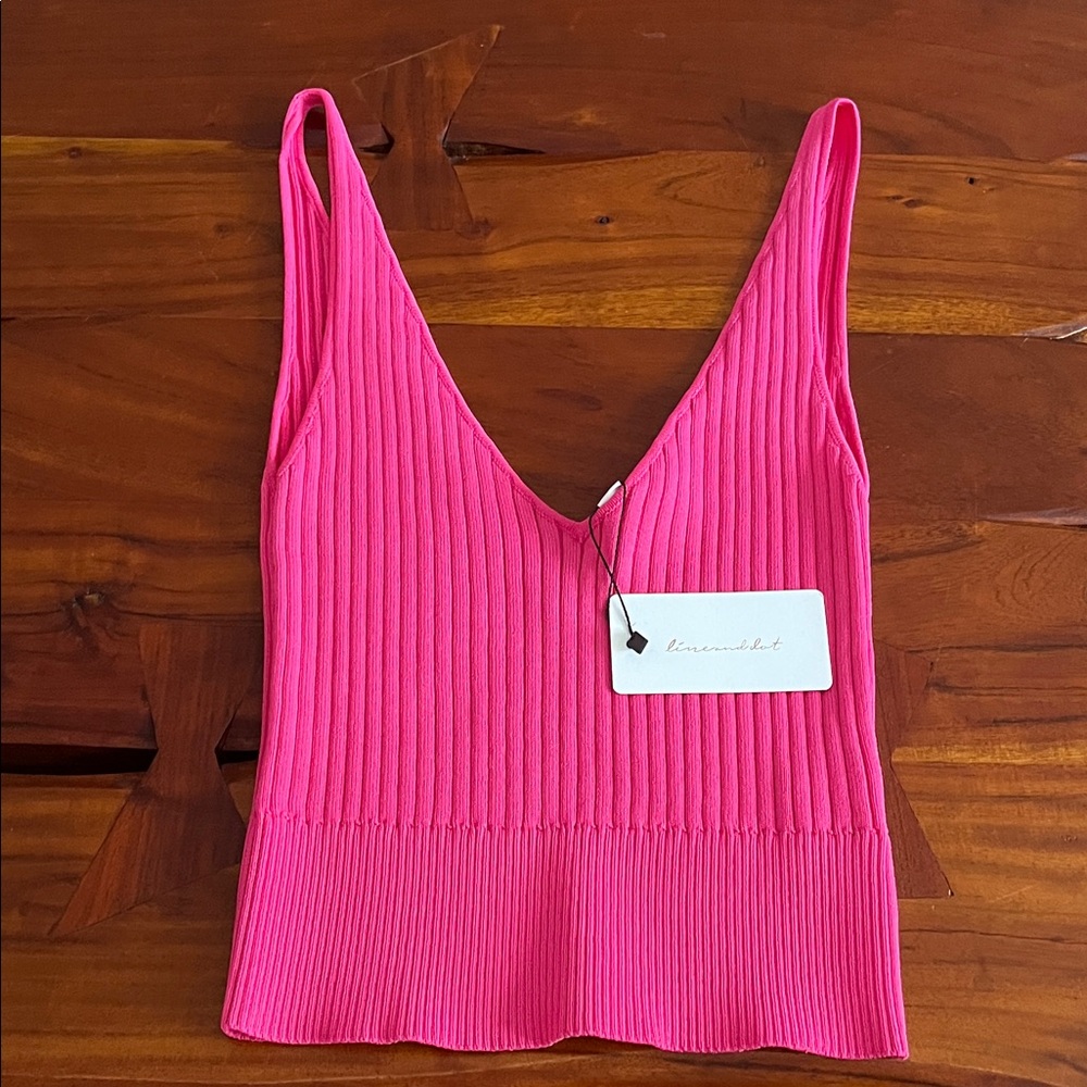 Line and Dot NEVER WORN Pink Ribbed Sleeveless Tank Top with V-Neckline